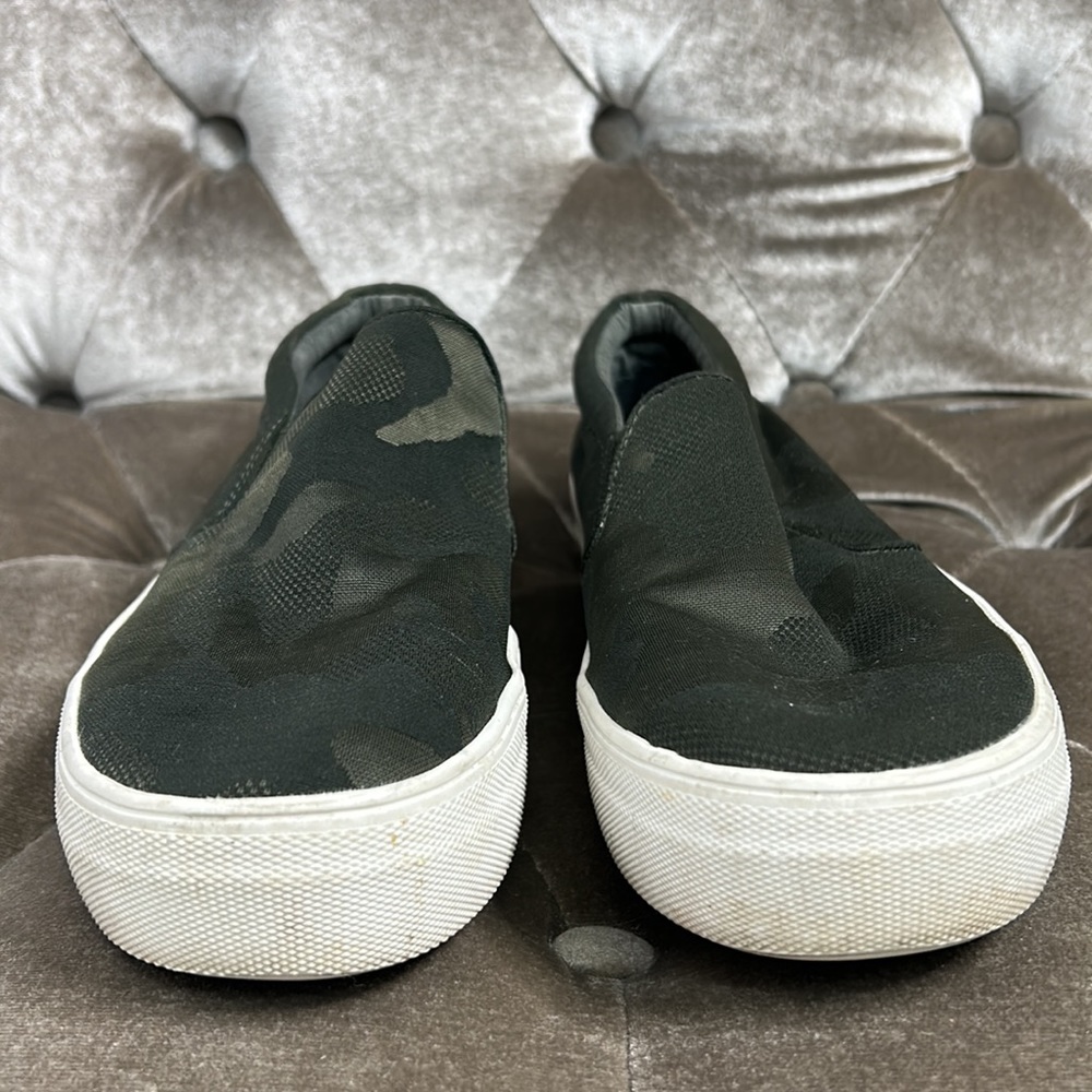 Steve Madden Gills shiny camo slip on shoes - Picture 2 of 7